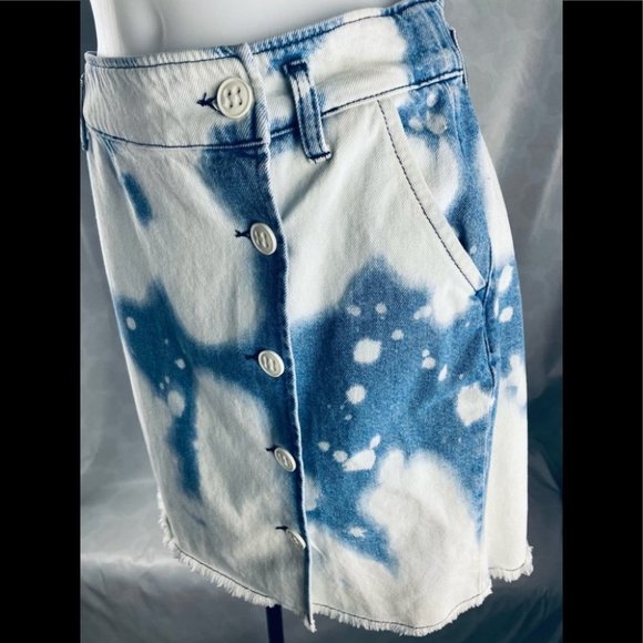 Urban Outfitters BDG Polly Bleached Denim Button up Mini Skirt Size M - Picture 6 of 9